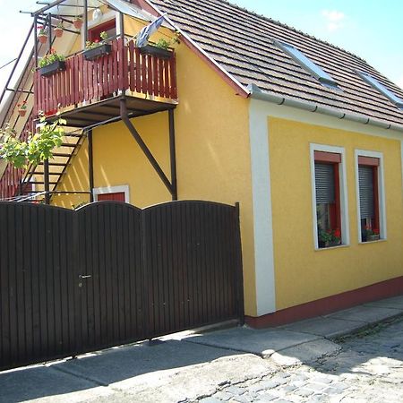 Zách Klára utcai Apartman Hotel Visegrád Exterior foto