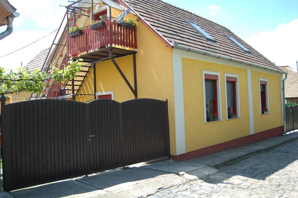 Zách Klára utcai Apartman Hotel Visegrád Exterior foto